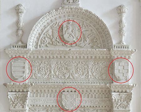 Detalle de la puerta de la sacristía de la sinagoga del Tránsito de Toledo.