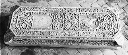 Lápida de frey Pedro de Silva. Imagen: Fototeca del Instituto del Patrimonio Cultural de España.